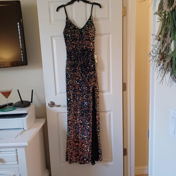 NEW! SHOWSTOPPER! B. Smart Sequin Bodycon Special Occasion Party Dress Size 7 - Picture 5 of 13